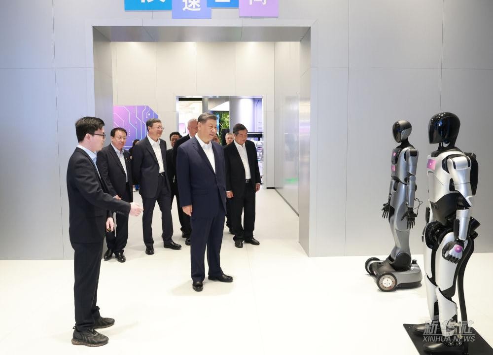 习近平总书记到上海调研，z6.com代表具身智能行业汇报进展